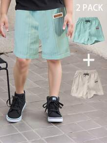 SHEIN 2-teiliges Set für Kleine Jungen, Lässig sport, College-Street-Chic, einfarbig mit Patch-Logo-Shorts, geeignet für den täglichen Gebrauch, Schule, Ausflüge, Sport, Frühling/Sommer, bietet vielfältige Kombinationsmöglichkeiten für Kleinkind Jungen, einfaches und elegantes Design, bequem und diese Outfit-Kombination wird zum unverzichtbaren Teil der Garderobe junger Jungen