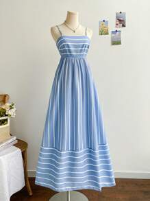 Soleia Váy sọc xòe nơ hở lưng dây mảnh đi biển cho kỳ nghỉ mùa hè - Xanh và trắng - Xem 3