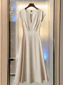 SHEIN Unity 大码女式纯色 V 领盖袖优雅连衣裙