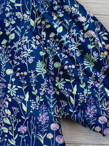 SHEIN VCAY Áo sơ mi cỡ lớn màu xanh dương họa tiết hoa nhí, thích hợp cho mùa hè. - Màu xanh lam - Xem 3