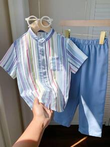 Conjunto de 2 piezas para niños pequeños, camisa de manga corta estampada con rayas y pantalón recto de color liso, informal y versátil