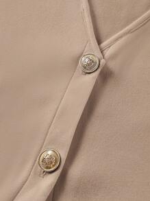 SHEIN EZwear Camiseta sin mangas informal de mujer de unicolor con cuello en V y abotonadura sencilla - Caqui - Ver 4
