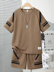 SHEIN 2件套男童夏季休闲拼色条纹T恤和短裤套装 - 卡其色 - 查看 4