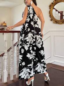 SHEIN Privé Plus Size Women's Cutout Design Czarno-biały nadruk Długi płaszcz i szerokie spodnie na wakacje w kurorcie i na plaży