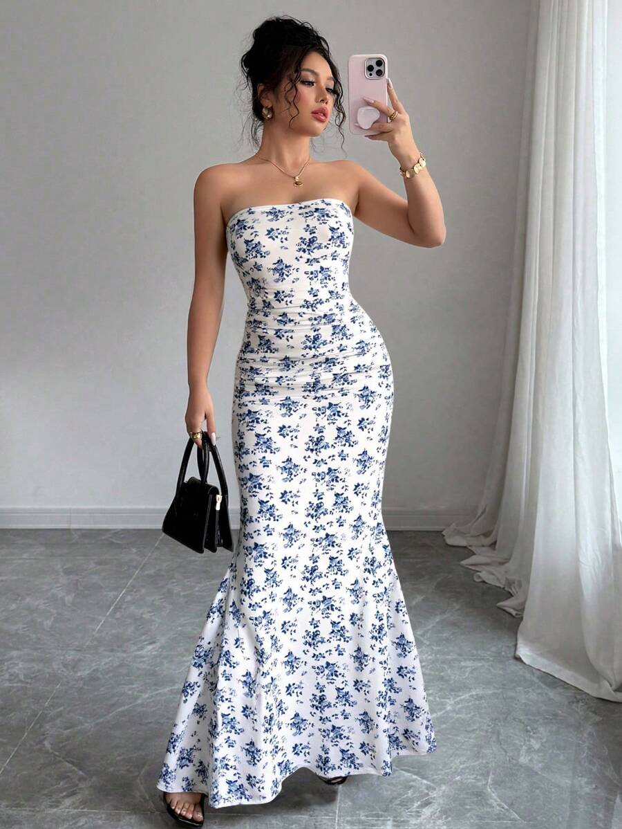 Rafferiza Women's Floral Print Fitted Dress With Sweetheart Neckline - Blue and White - View 1