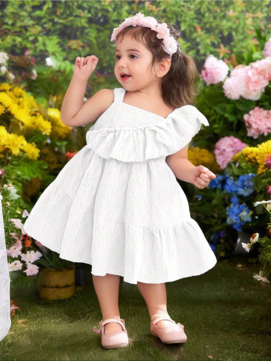 SHEIN Vestido de verano de línea A con textura, volantes en el bajo y parches para niña, esencial para el uso diario - Blanco - Ver 1