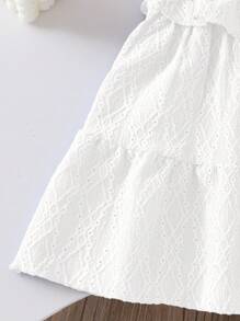 SHEIN Vestido de verano de línea A con textura, volantes en el bajo y parches para niña, esencial para el uso diario - Blanco - Ver 5