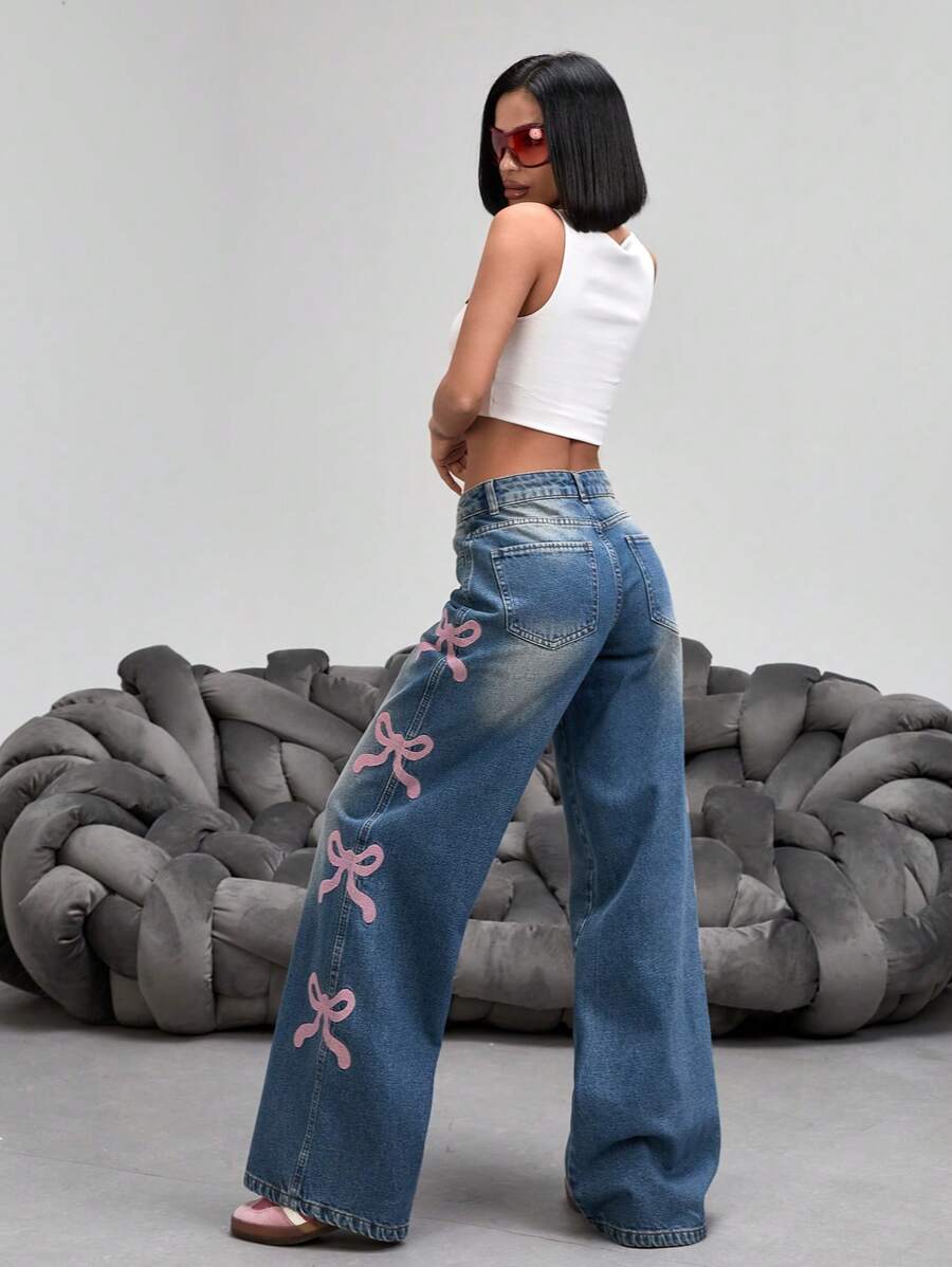 EURMUSE Casual Washed Butterfly Embroidery Wide Leg Jeans - Medium Wash - View 1
