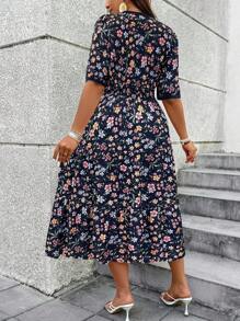 SHEIN Clasi Vestido casual de mujer de talla grande con cuello en V y mangas cortas con estampado floral
