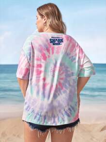 Shark Week X SHEIN 大码夏季Y2K简约修身休闲锐舞节海滩度假扎染卡通印花圆领短袖T恤 - 彩色 - 查看 2