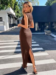 Siren Gaze Conjunto Casual de 2 Peças para Mulheres, Regata com Gola Padre e Saia na Cor Sólida Marrom Elegante para o Verão - Chocolate - Visão 6