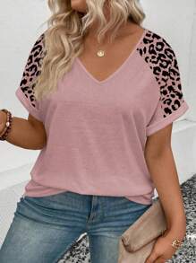 SHEIN 加大码V领豹纹宽松舒适短袖T恤，2025年新款时尚休闲女装 - 粉色 - 查看 4