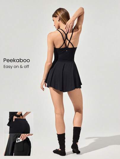 GLOWMODE Vestido FeatherFit™-Air con doble capa efecto "peekaboo", escote de pico, tirantes dobles, vestido activo con short incorporado, bolsillos laterales, agarre antideslizante, para uso deportivo de bajo impacto como tenis, golf, pickleball y uso diario