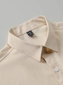 Manfinity RSRT Men's Casual Fashion Short Sleeve Shirt And Solid Color Pocket Shorts Set - Apricot - View 3