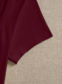 SHEIN EZwear 2 件套休闲简约黑色和酒红色方领短袖短款紧身 T 恤，适合女士夏季 - 彩色 - 查看 6