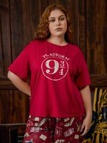 HARRY POTTER X SHEIN Bộ đồ ngủ mùa hè cỡ lớn màu đỏ gồm áo tay ngắn cổ tròn và quần in hình lâu đài Gryffindor. - Đỏ - Xem 4