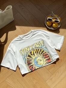 SHEIN EZwear Camiseta crop sol & con estampado de letra de hombros caídos
