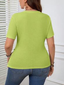 SHEIN LUNE Camiseta casual de cuello en V talla grande en color albaricoque, minimalista y de moda, apta para el verano