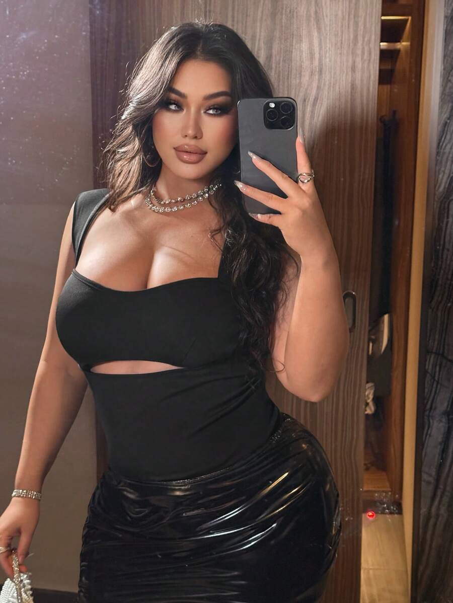 Flirla Plus Size Summer Sexy Solid Color Hollow-Out Tank Top - Black - View 1