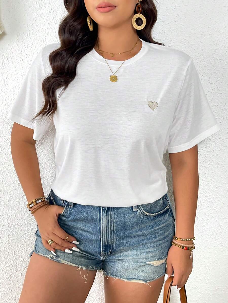 SHEIN Frenchy Plus Size Casual Heart Embroidery Round Neck Short Sleeve T-Shirt - White - View 1