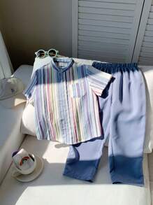 Conjunto de 2 piezas para niños pequeños, camisa de manga corta estampada con rayas y pantalón recto de color liso, informal y versátil
