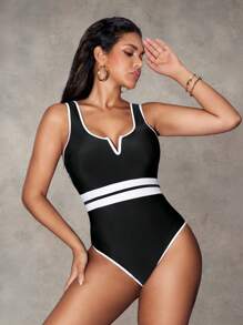 Shapewave 新款欧美风格 V 领拼接弹力肩带连体泳衣，女士海滩夏季服装 - 黑與白 - 查看 4