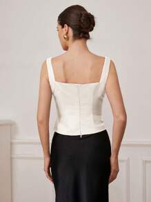 Aveloria Rosie 2025 Solid Color Textured Top, French Elegant Fitted Cropped Top With Flared Hem - White - View 2