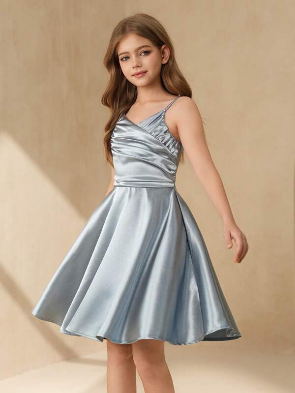 SHEIN Vestido corto sin mangas de satén con cintura para niña preadolescente, elegante y de moda - Vestido de dama de honor/ceremonia de graduación formal de alta gama, gris-azul