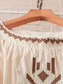 Franclia Retro Heavily Embroidered 3/4 Sleeve Crew Neck Casual Shirt - Apricot - View 4