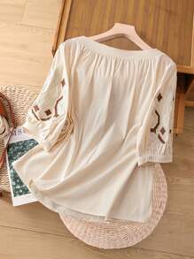 Franclia Retro Heavily Embroidered 3/4 Sleeve Crew Neck Casual Shirt - Apricot - View 2