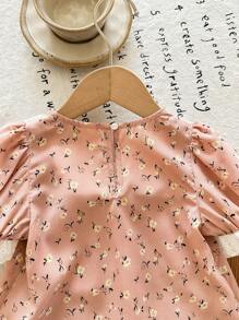 SHEIN LMoss Kids Dozemod Baby Girl Baby Girl Simple Ditsy Floral Ruffle V Neck Puff Sleeve Woven Princess Style Summer Nightgown - Pink - View 6