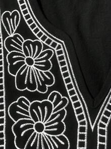GlowEve 女式白色V领刺绣短袖衬衫 - 黑色 - 查看 5