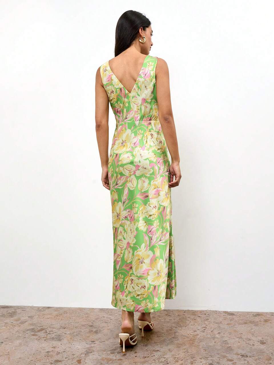 SHEIN Maija Vestido Longo Tubinho de Cetim com Cintura Franzida e Estampa Floral Miúda, Adequado para Férias, Festa, Festival de Música, Primavera/Verão