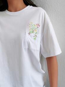 EURMUSE 花卉刺绣口袋，胸袋细节，多色花卉刺绣，短袖设计，休闲装，春季系列，植物装饰，花园主题设计，棉质针织面料，宽松版型，夏季时尚，手工缝制细节，野花图案，日常休闲装，夏季系列，波西米亚风系列 - 白色 - 查看 4