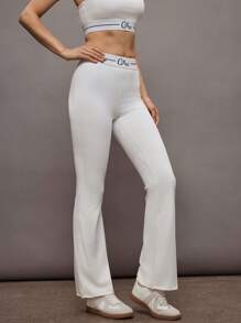 Activina Damen Hose mit Buchstaben-Muster und ausgestelltem Bein, Lässig & Fitness