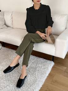 DAZY Blusa entallada de manga larga con cuello alto y adorno de encaje para mujer - Negro - Ver 5