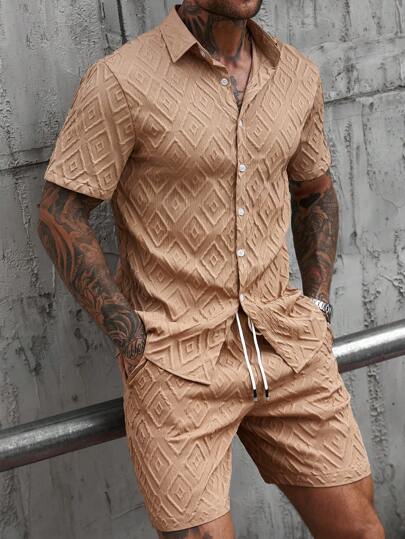 Manfinity CasualCool Men's Resort Casual Set With An INS-Inspired Geometric Diamond-Textured Jacquard In Brown, Featuring A Short-Sleeve Shirt And Shorts With Button Closure. Suitable For Music Festivals, Hawaiian Beach Getaways, As Well As Everyday Wear. It Makes A Great Gift For Boyfriends Or Husbands, Exuding A Sense Of French-Style Elegance And Romance. Men Shorts Set ,Men Two Pieces Outfits ,Men's Solid Color Textured Short Sleeve Shirt & Shorts Set , Men Two Pieces Sets , Men Clothing Men Shirt Co Ord, Men 2 Pieces Outfits Summer ,Men's Solid Color Textured Short Sleeve Shirt & Shorts Set, Men's Two Pieces Sets, Men Clothing Men Shirt Co Ords, Men's 2 Pieces Outfits Summer