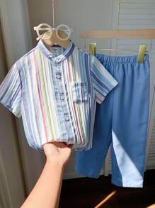 Conjunto de 2 piezas para niños pequeños, camisa de manga corta estampada con rayas y pantalón recto de color liso, informal y versátil