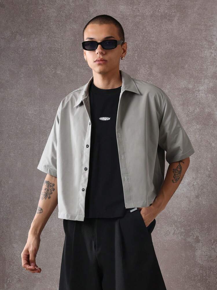 Übergroßes, leichtes Nylonhemd mit Logo-Print auf der Rückseite