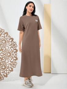 Mulvari 女士字母与仙人掌印花圆领落肩短袖休闲 T 恤连衣裙 - 咖啡 - 查看 4