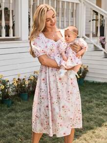 SHEIN 孕妇花卉印花甜心领短款泡泡袖连衣裙母亲节母亲节荷叶边婚纱宾客新娘妈妈婚礼泡泡裙 - 粉色 - 查看 3