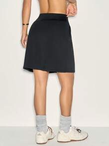 SHEIN Sport Studio Lässiger einfarbiger plissierter Sport-Rock-Shorts