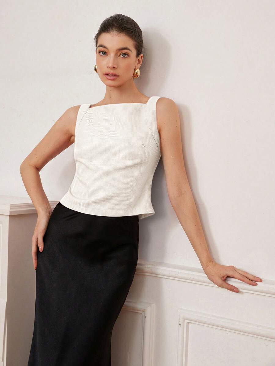 Aveloria Rosie 2025 Solid Color Textured Top, French Elegant Fitted Cropped Top With Flared Hem - White - View 1