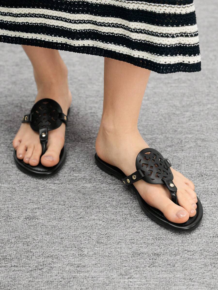 CUCCOO BIZCHIC Women's Black Flat Angled Comfortable Slide Sandals - Black - View 1