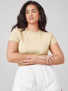 SHEIN BASICS Camiseta informal de mujer de tallas grandes, de unicolor, cuello redondo, manga corta, corte ajustado