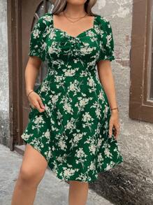 SHEIN Clasi Robe mi-longue à encolure en cœur et manches courtes avec imprimé floral mignonne pour femmes grandes tailles - Vert - Voir 1