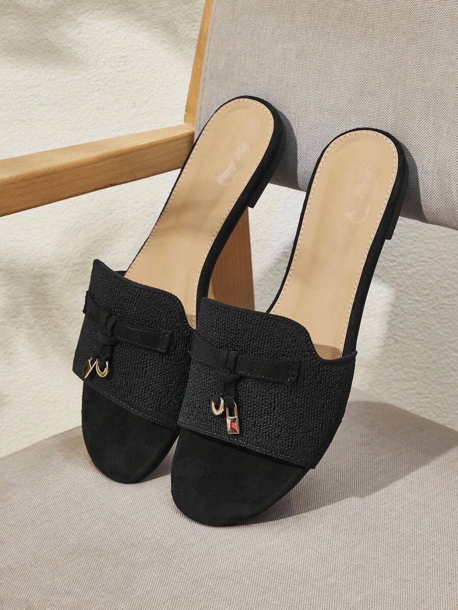 CUCCOO BASICS Women Metal Decor Comfortable Breathable Flat Sandals