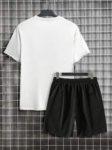 Manfinity Homme Conjunto de camiseta de manga corta con estampado de eslogan y pantalones cortos informales para hombre, conjunto de 2 piezas de verano para hombre