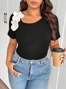 SHEIN Frenchy Body casual con decorazione a fiori 3D e maniche corte, per taglie forti donna - nero - Visualizzare 6