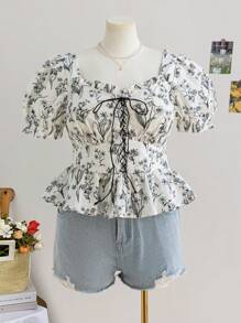 Soleia Blusa floral de mujer de talla grande con mangas cortas y volantes para vacaciones